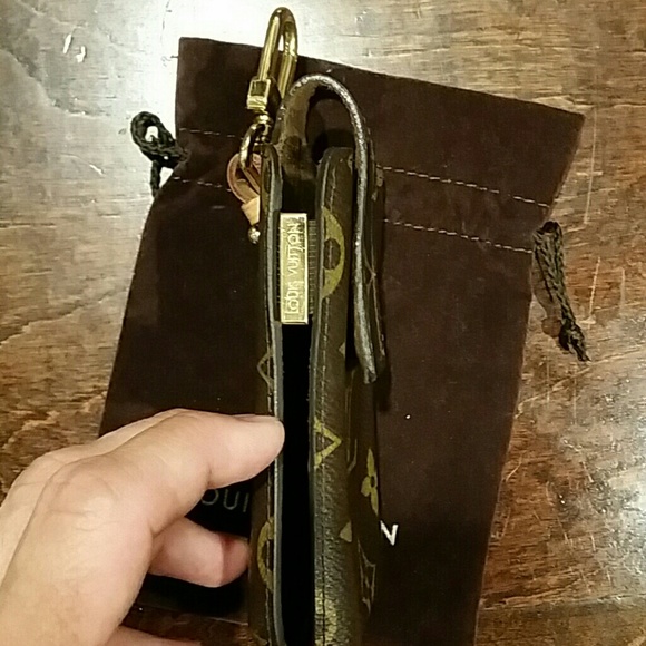 Louis Vuitton flip phone cell phone case - Picture 3 of 4
